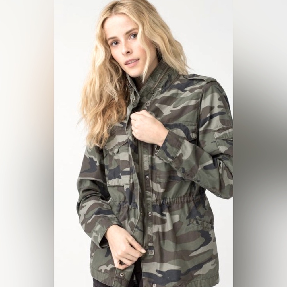 Thread & Supply Camouflage Anorak Jacket Size Small